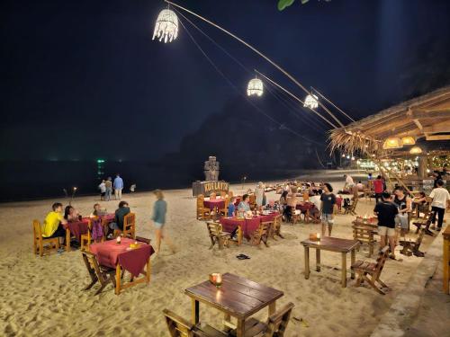 Restaurant, Kantiang Bay View Resort in Ba Kantiang Bay