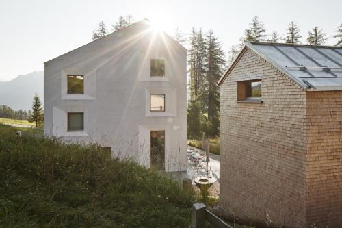 Casa High Life, Mathon
