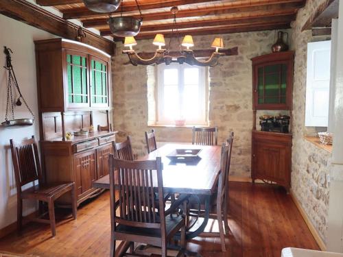 LA CASONA DE DON ELÍAS (LA CASONA DE DON ELIAS) in Arenas De Iguna