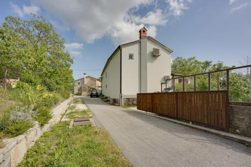 Viesnīcas āriene, Holiday House Planik in Brest pod Učkom