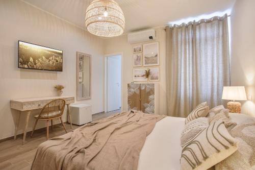 VERSILIA MIA - 600mt from the beach Room Type - Family Room with Balcony