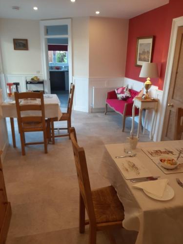 Facilities, Another Room in Portobello