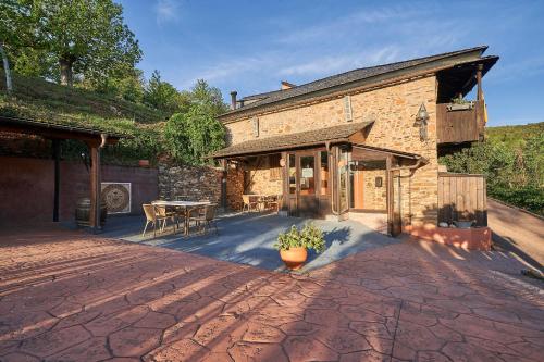 Unterkunft von außen, O Palleiro do Pe do Forno in Borrenes