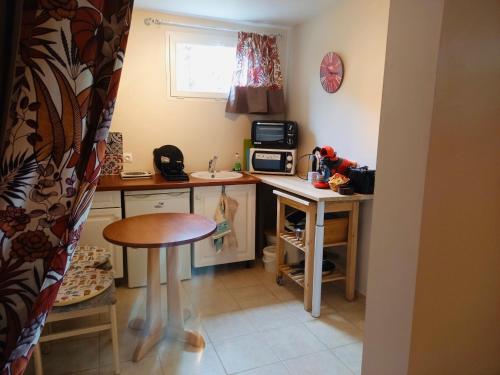 Maisonnette bretonne in Quemper-Guezennec