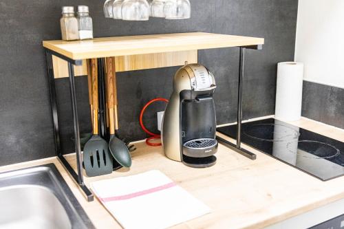 Kitchen, Le Cosy WIFI CLIM JARDIN TOP PROS SERVICESConciergerie MONTPELLIER in Alco