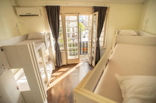 1 bunk bed