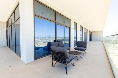 Amazing DEAL! Stunning 3BR Apt with Huge Terrace - JVT, Dubai (foto 4)