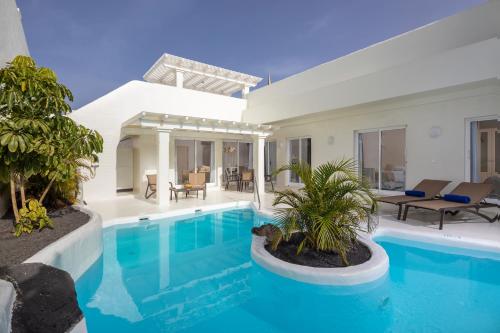 2 bedrooms, 4 beds