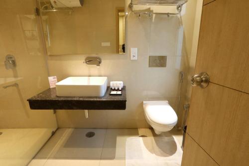 Deluxe Room image 10