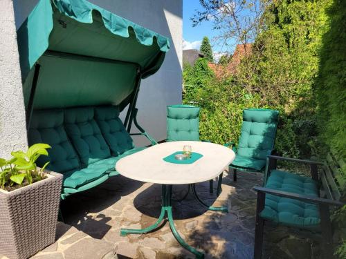 Garden, Zentral gelegene, sehr ruhige und helle Wohnung in Strassgang