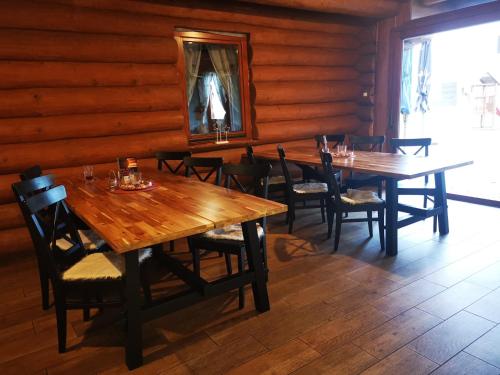 Restorāns, Koliba Pod Skalami in Súľov-Hradná