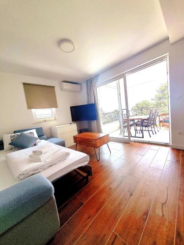 L & L Apartmani, Bol (foto 10)
