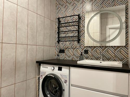 浴室, Електрика 24 на 7 кондиціонер Bordo city center apartment двокімнатні апартаменти в центрі міста in 波爾塔瓦