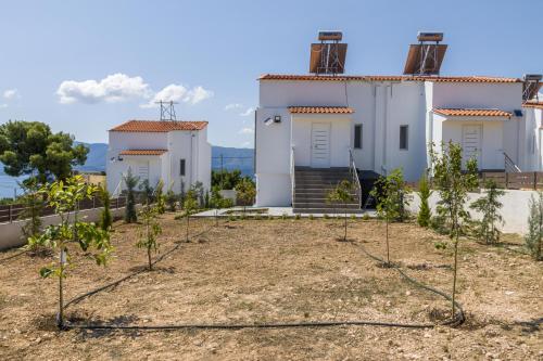 Modern, Cheerful & Dream Catching Villa in Corinth