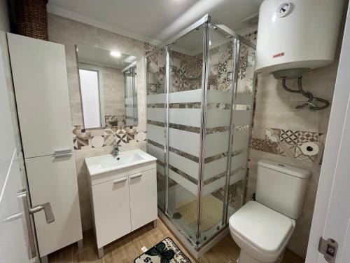 VIS3 - Estudio con Wifi, Centro a 200 metros, Playa a 850 metros, Torremolinos (foto 2)