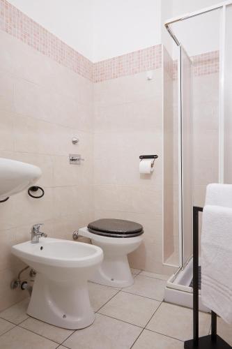 Bathroom, ALKIMIA Elyon apartment in Sesto San Giovanni