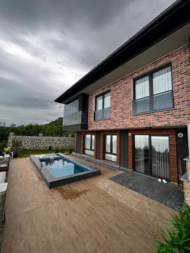 Villa with Pool on the Beach