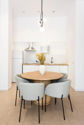 Blanq Marina Suites, Valencia (photo 11)
