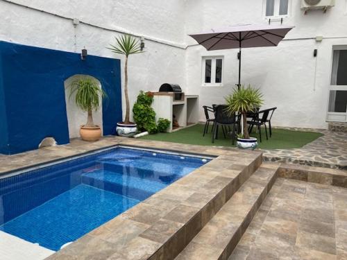 Traditional Village House with Private Pool in Villanueva de San Juan gîte à louer Villanueva de San Juan