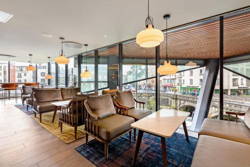 Μπυραρία/Σαλόνι, The Glasshouse in Sligo