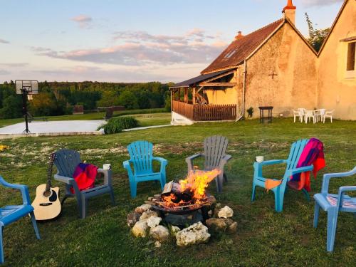 B&B Abilly - Maison de campagne avec belle vue, brasero, basket et wifi - Bed and Breakfast Abilly