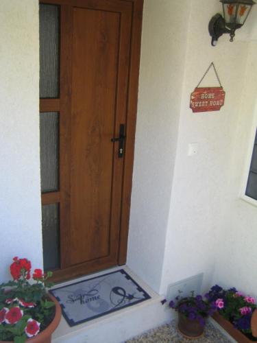 Apartment Sweet Home