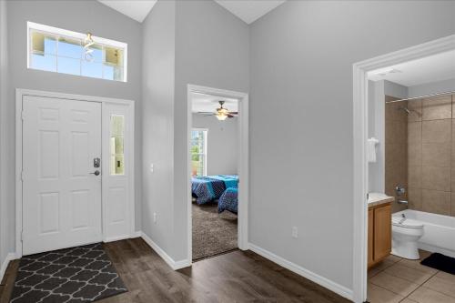 Amazing 4 Bedrooms 3 Bath with private pool, near Disney and Universal! in Davenport, USA