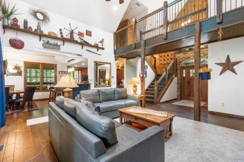 Meadows Edge Lodge with GameRoom - image 6