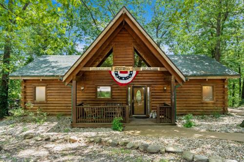Dogwood Tree Cabin in Ridgedale, USA