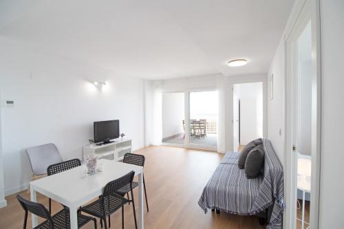 Global Properties, Apartamento con terraza y vistas al mar