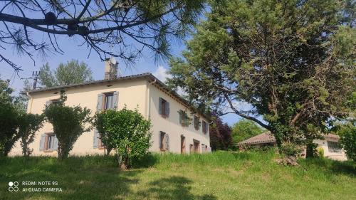 Ferme du Bois du Pouget gîte à louer La Salvetat-Belmontet