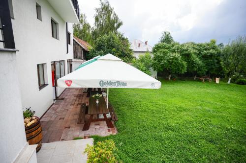 PENSIUNEA OCTAVIAN in Horezu