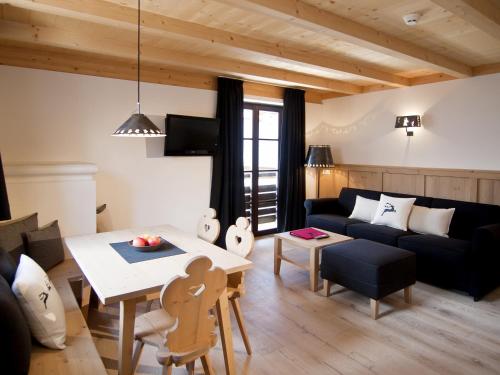 Zin Senfter Residence - image 8