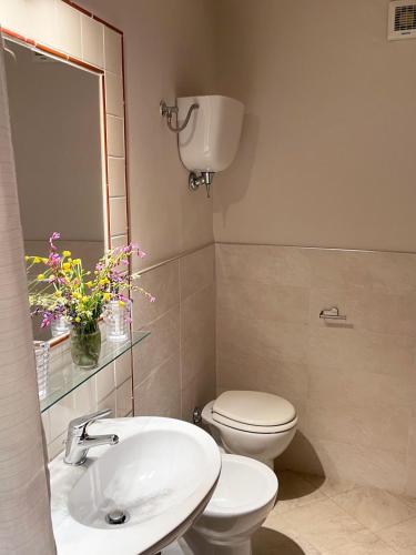  Cerqua Palmata - Waterfall Villa in Assisi