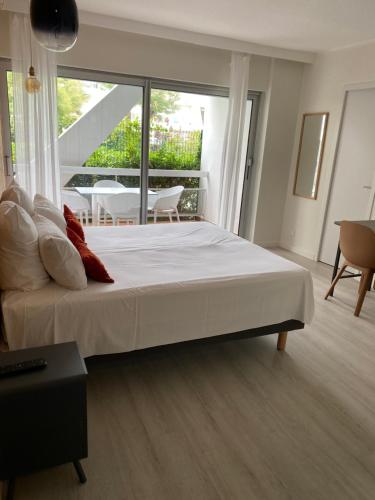 Hotel Saint Clair Bord de Plage - image 2