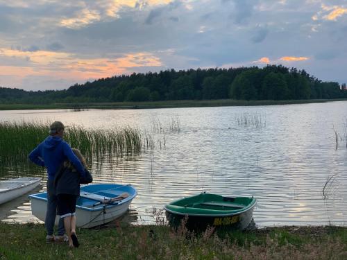 Uroczy dom na Mazurach Jezioro Dybowskie in Prostki