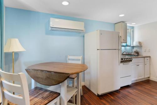 Ne'r Beach Motel 5