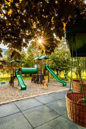 Conacul Secuiesc-Székelykő Kúria Răsfăț Complet cu Saună și Ciubăr Incluse (Conacul Secuiesc-Szekelyko Kuria Rasfat Complet cu Sauna si Ciubar Incluse) in Rimetea