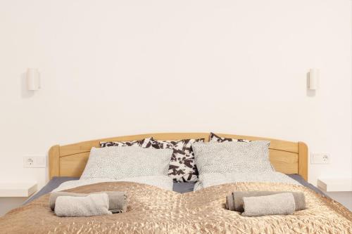 Downtown tranquility Room Type - Two-Bedroom Apartment