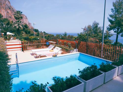 Sea apartment & pool 2 1
