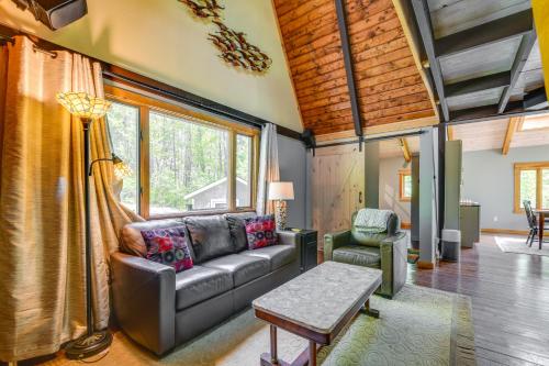 Wfh-friendly Cabin W/ Saltwater Hot Tub In Warren - Braintree, VT