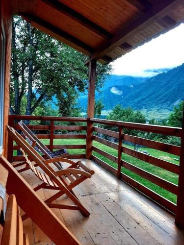 Double or Twin Room with Mountain View