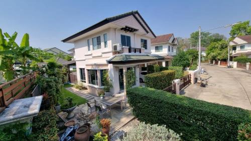 B&B Ban Rong O - Cosy House in Chiangmai - Bed and Breakfast Ban Rong O