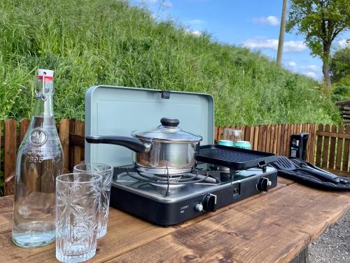 Facilities, Waterpump Pod for 2 adults with ensuite in the Suffolk Countryside in Badingham