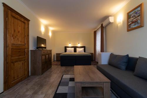 Fasilitas, Taverna & Rooms in Pulau Brac