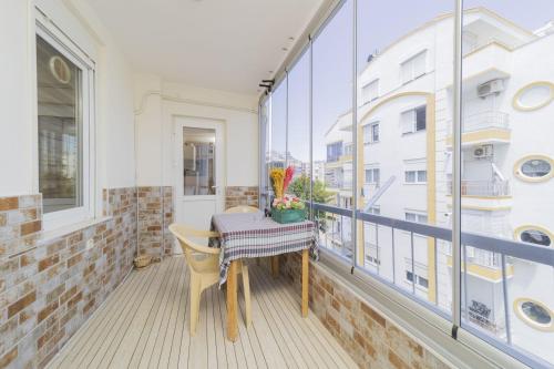 Flat Close to Beach With Balcony in Konyaalti