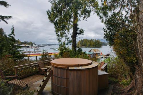 The Shoreline Tofino in ทอฟิโน่