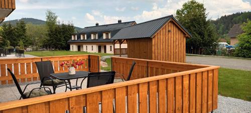 ระเบียง/ชานเรือน, Barbora in คาสเปอส์เก โฮรี