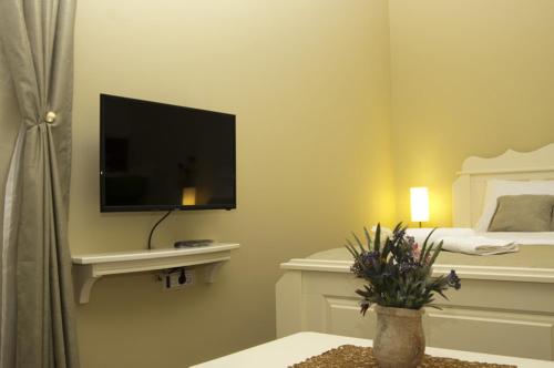 Apartment with Balcony and Sea View image 10