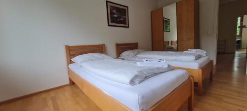 Four Seasons Getaway - 3 minutes From Town Centre